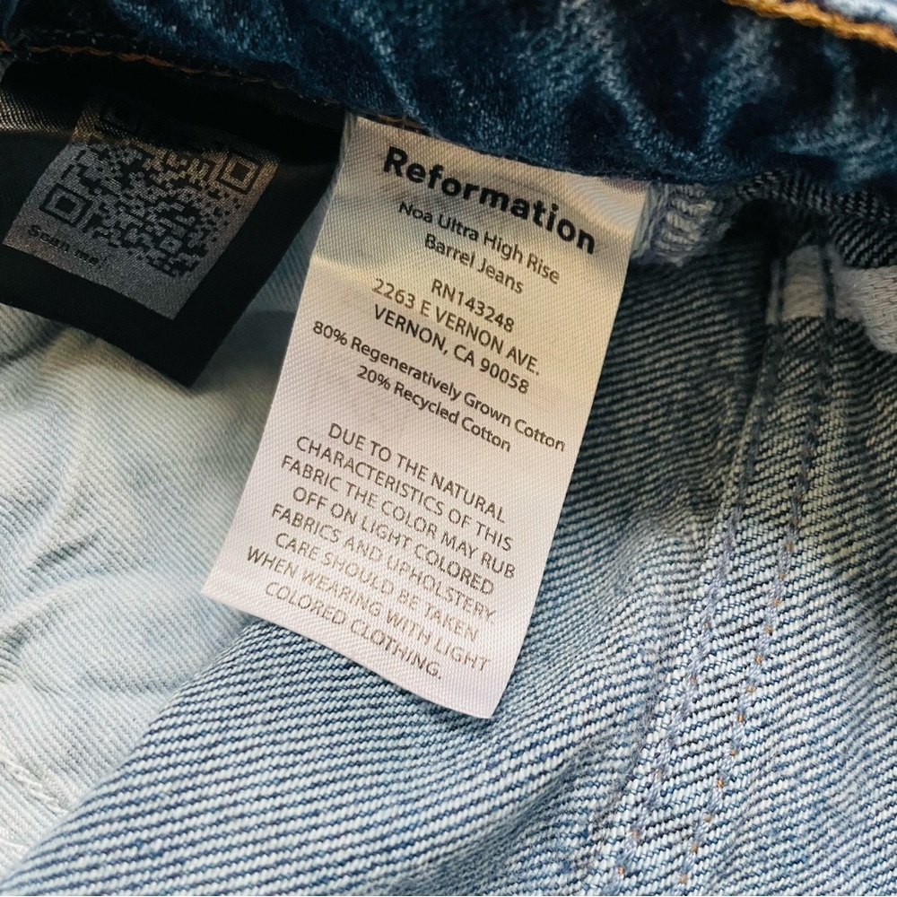 Reformation SIZE 26 Noa Ultra High rise barrel jeans in dark wash ‘Hemlock’ - Picture 5 of 6